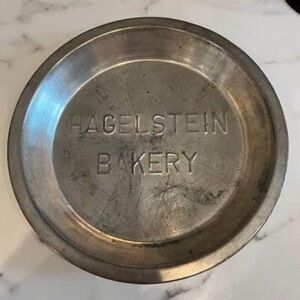 ❤️Antique Pie Tin from Hagelstein Bakery - 9” diameter